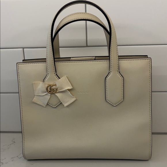 Gucci GG Bow Ivory Leather Small Tote Crossbody Bag Double G Ribbon Entrupy Auth - Picture 2 of 15